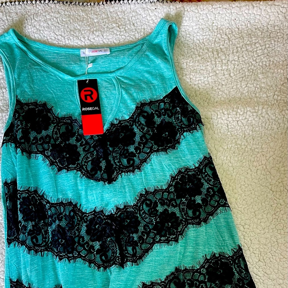 cute top size large